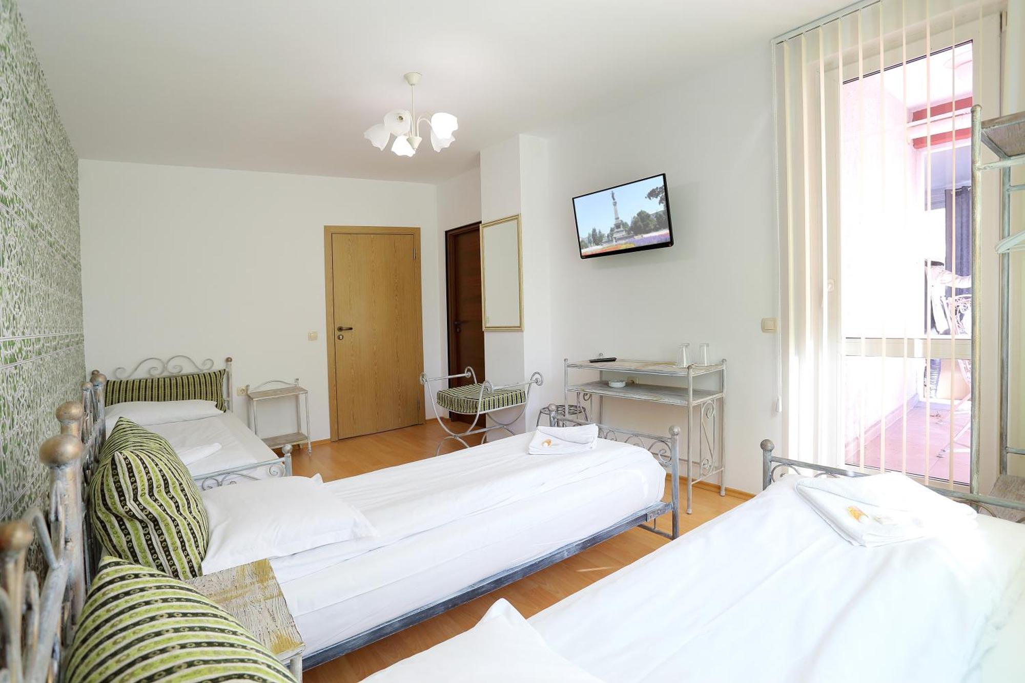 Family Hotel Amor Ruse Exterior foto